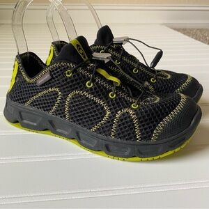 Salomon | Boy's Rx Travel Slip On Hiking Outdoor Travel Shoes Size 4.5 Black